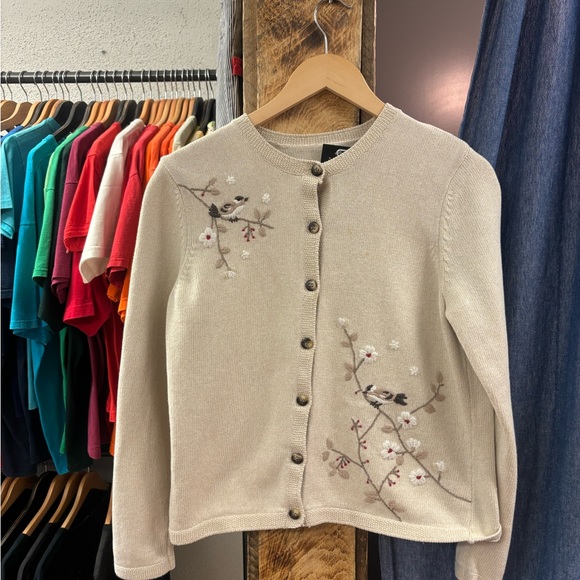 Vintage Sweaters - Vintage Women’s Embroidered Beige Cardigan Sweater